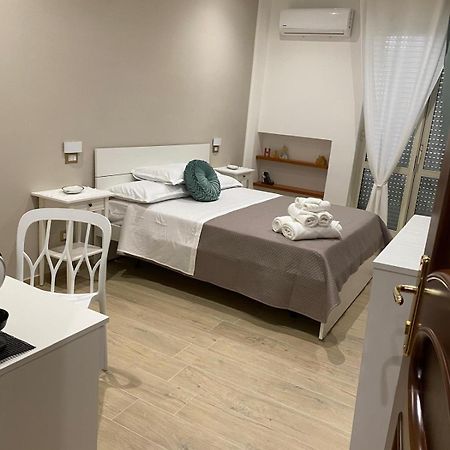 B&B Civico 22 Silvestre Naples Exterior photo