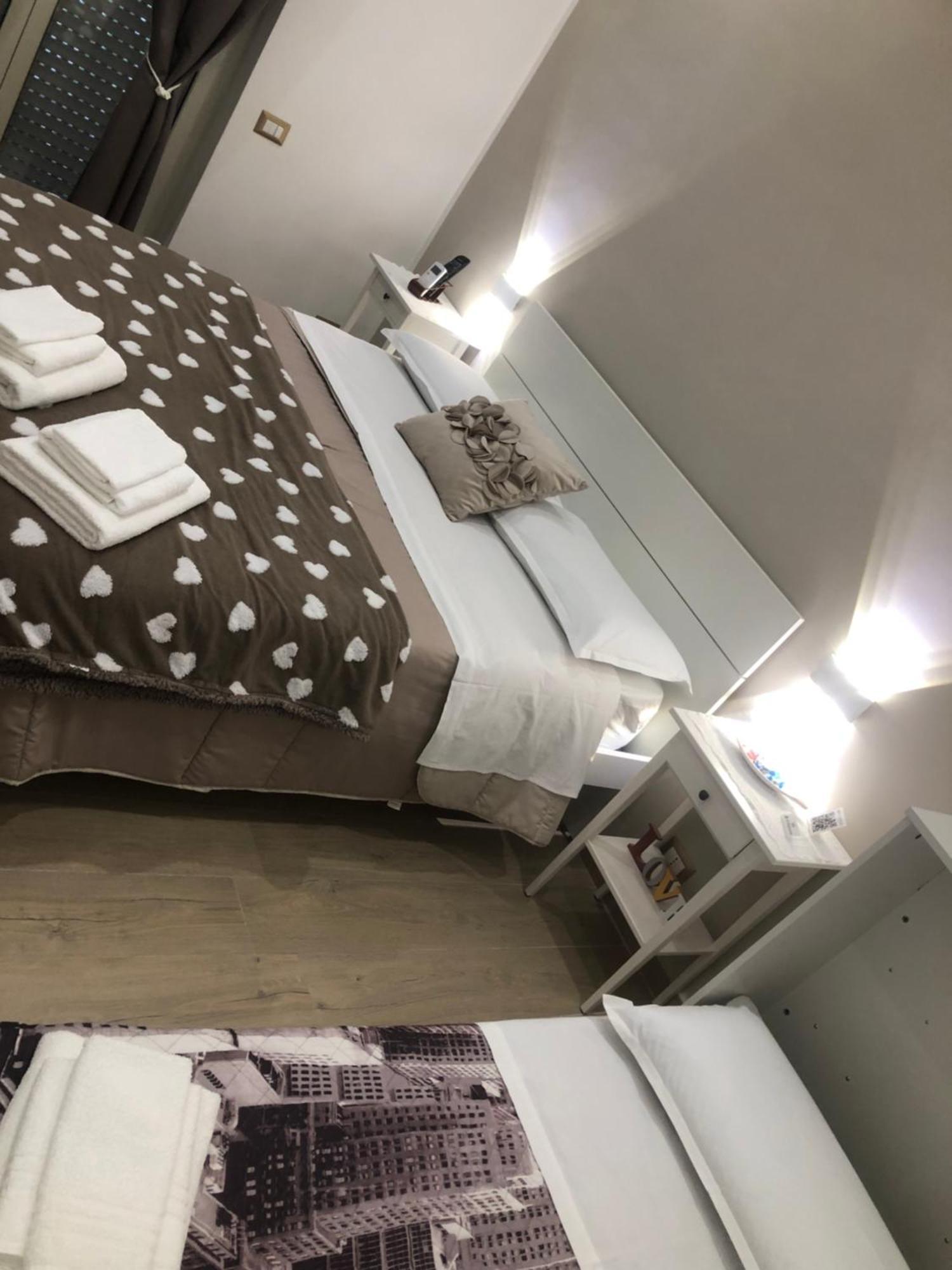 B&B Civico 22 Silvestre Naples Exterior photo