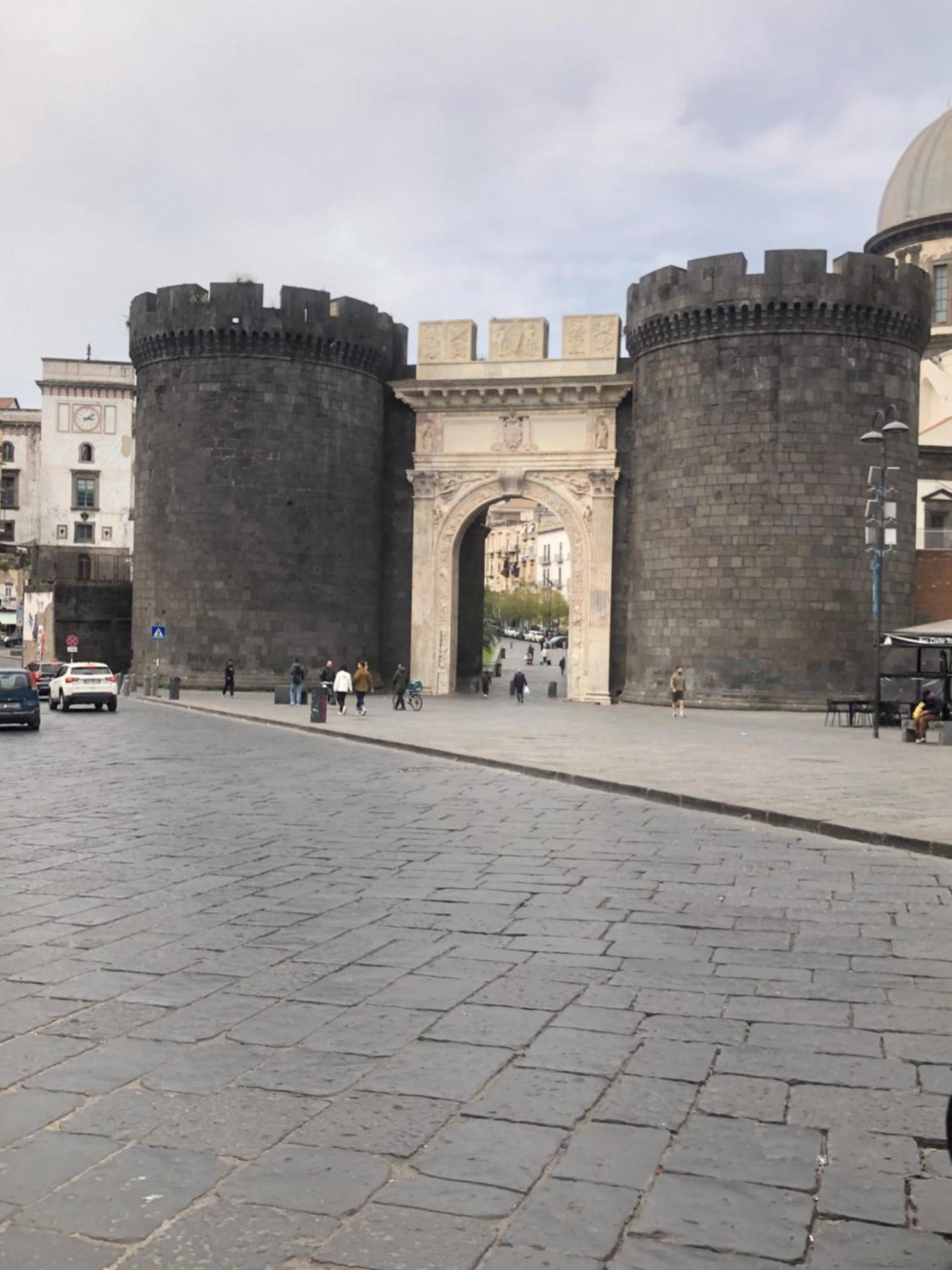 B&B Civico 22 Silvestre Naples Exterior photo